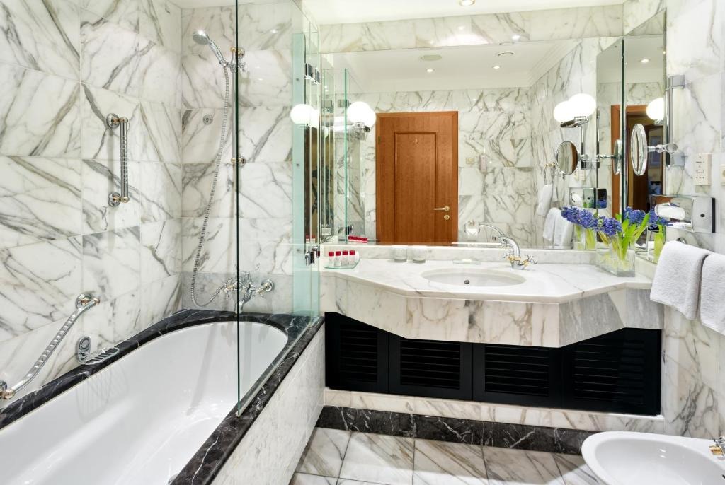 هتل آرت نوو پالاس